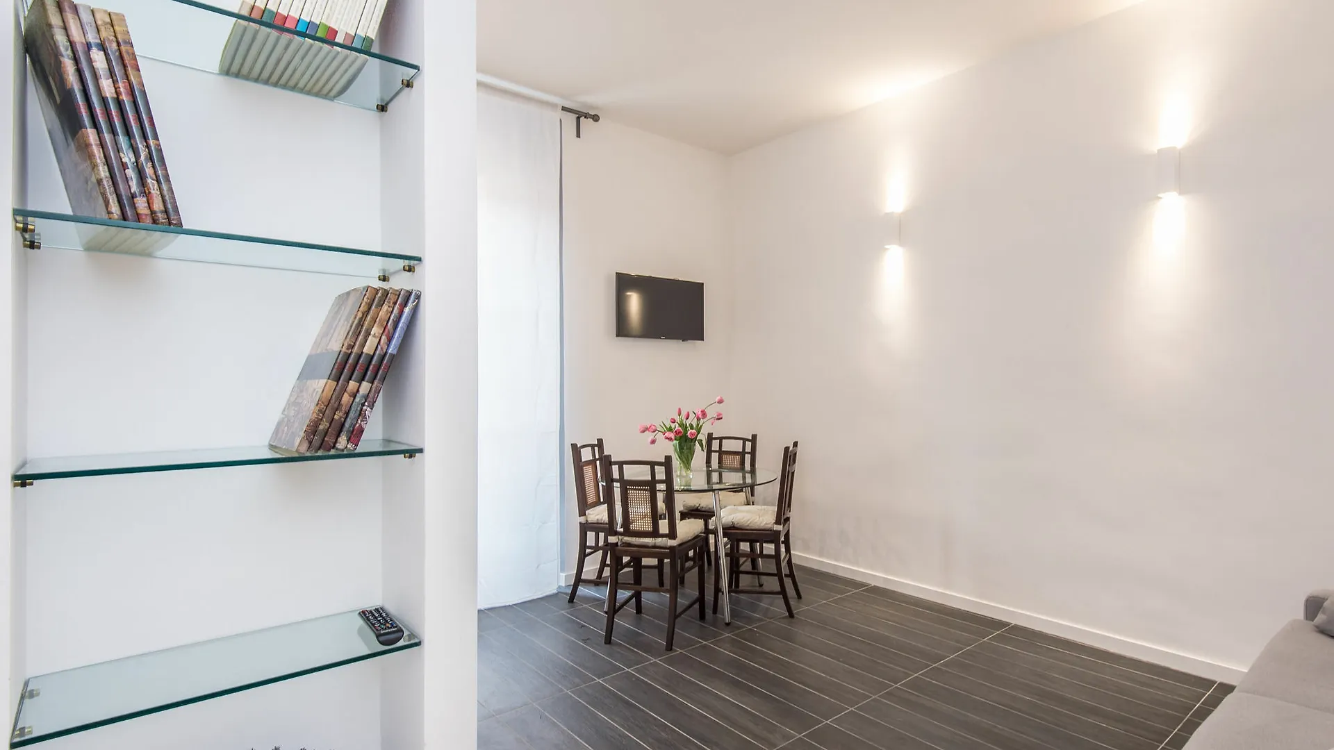 Vatican City Suites By Hili